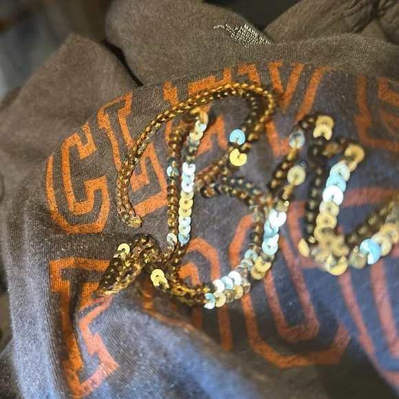 NFL Cleveland Brown's Women's Sequin Short Sleeve Tee - Picture 5 of 6